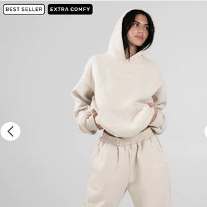 Comfrt Signature Hoodie - 2XL - NWT